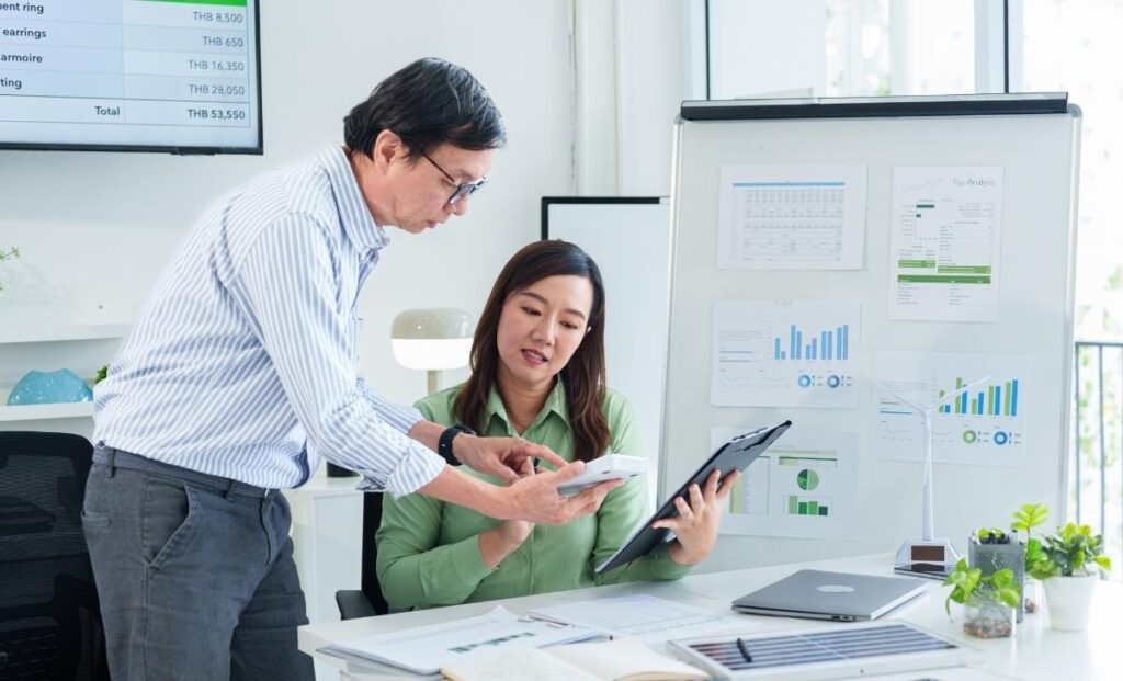 Building Strategic Thinking and Business Acumen